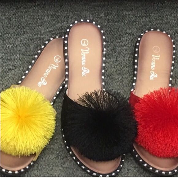 Size 6 Summer Yellow Pom Silver Stud Slide-In Mule Sandal - Picture 2 of 10